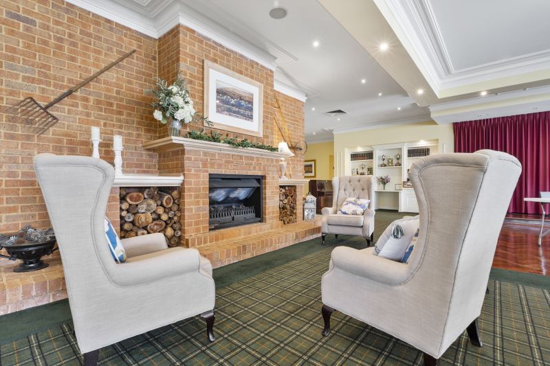 Two Bedroom Home Close To Clubhouse and Pool