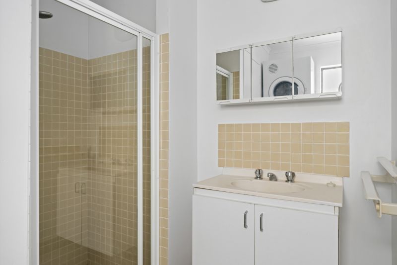 UNDER OFFER Relaxed Outdoor Living Space