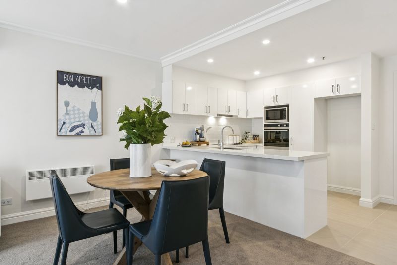Beautiful & bright newly refurbished 2 bed apartment