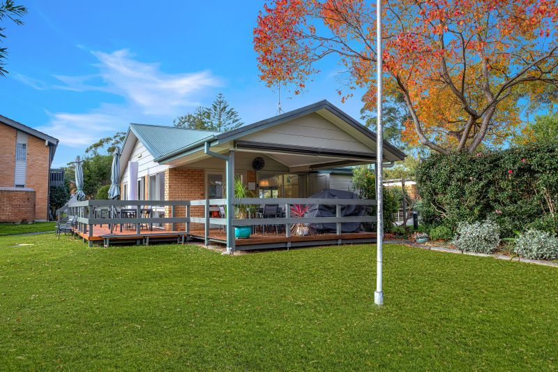Secure Parking, Low Maintenance Unit Ground Floor Living with Modern Finishes!