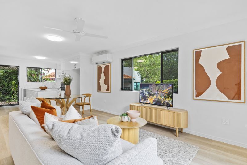 Spacious one-bedroom plus study