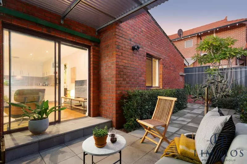 Premiere Location and Lifestyle!!