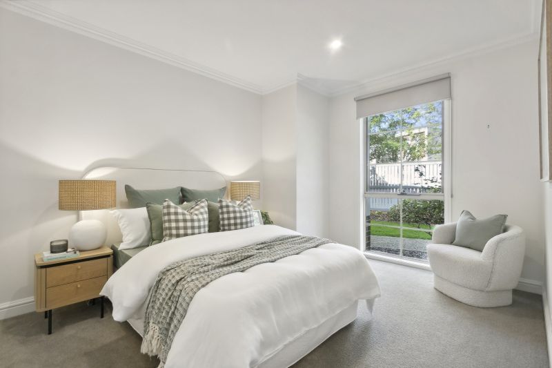 Spacious one-bedroom first-floor apartment