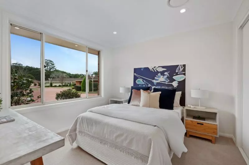 Sought after villa overlooking parklands