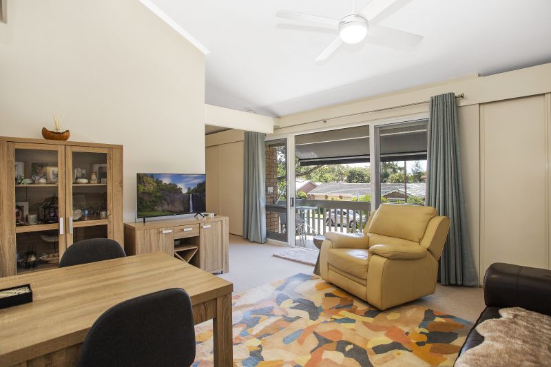 Bright and sunny first floor unit