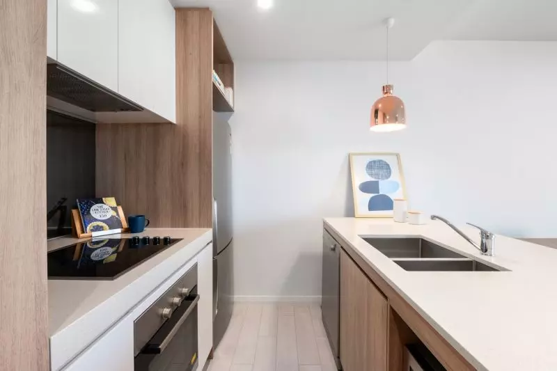 Great Location, Modern & Professional Lifestyle!