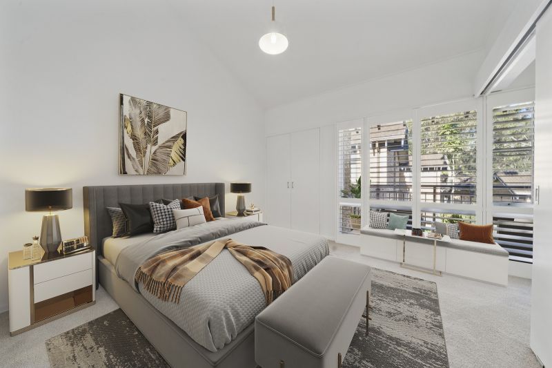 Low-maintenance living in a leafy village setting