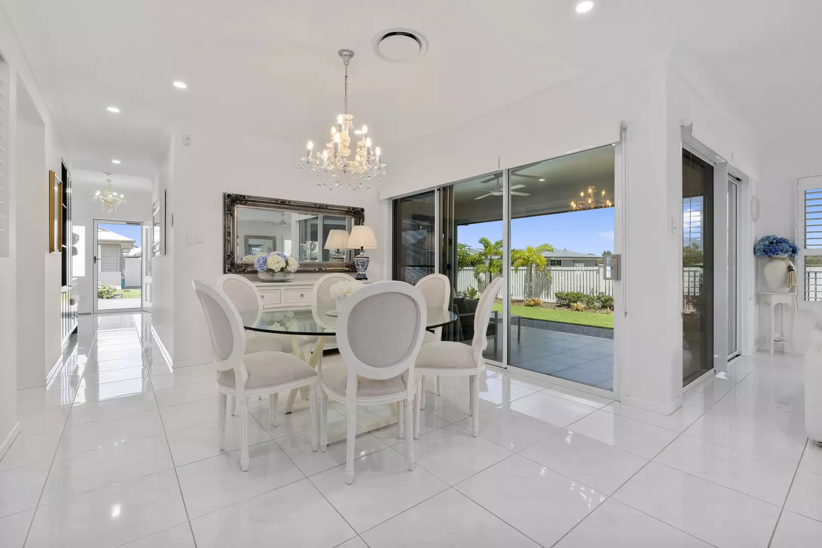 Palm Lake Resort Beachmere Bay