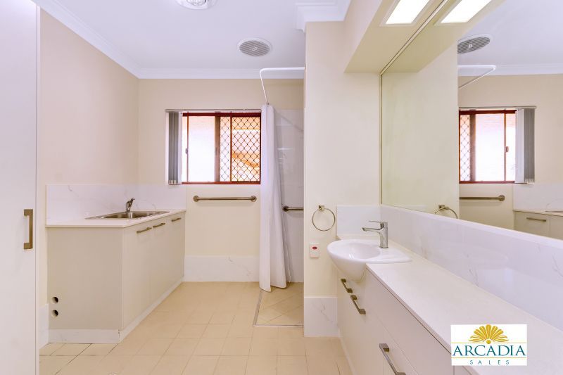 ARCADIA WATERS BICTON - Sought After Ground Floor Villa