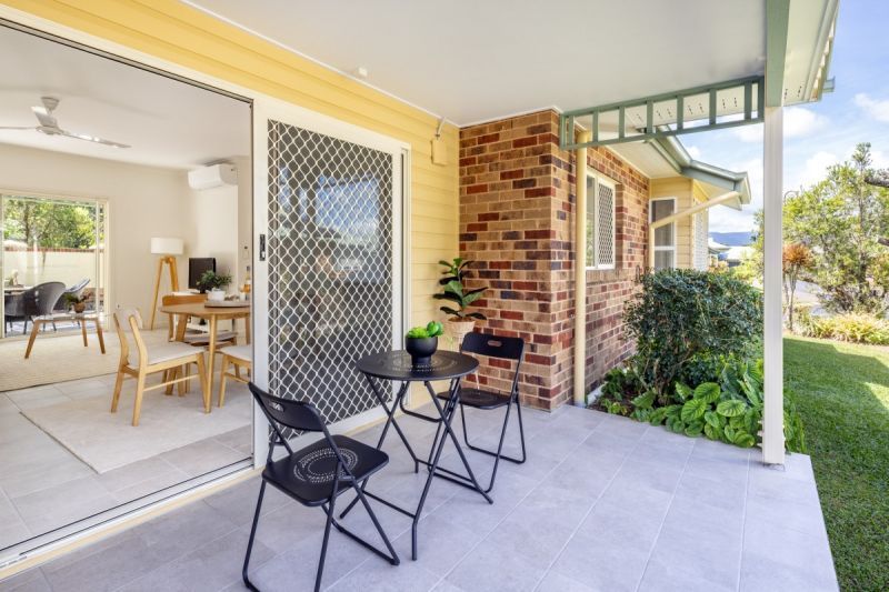 Charming two-bedroom unit close to amenities