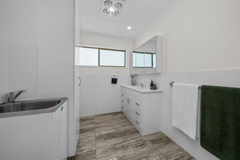 Modern villa with views of Bilton Bay