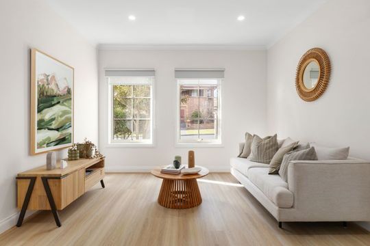 Delightful north-facing, spacious ground-floor one-bedroom apartment