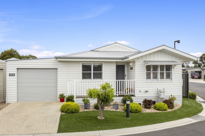 Light Filled Home with Modern Comforts!