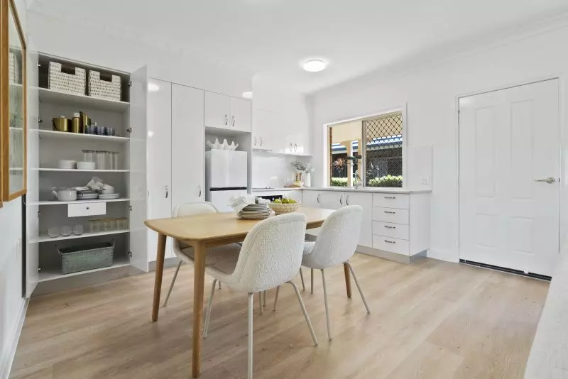 Open-plan one-bedroom apartment