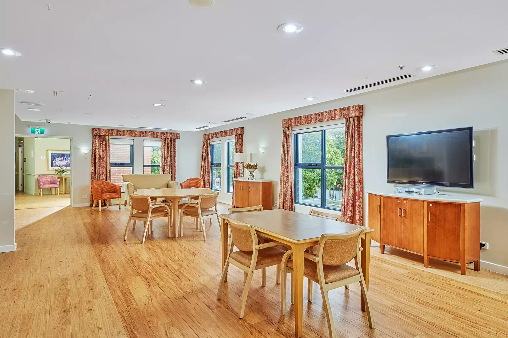 Oak Towers Aged Care Service - Churches of Christ