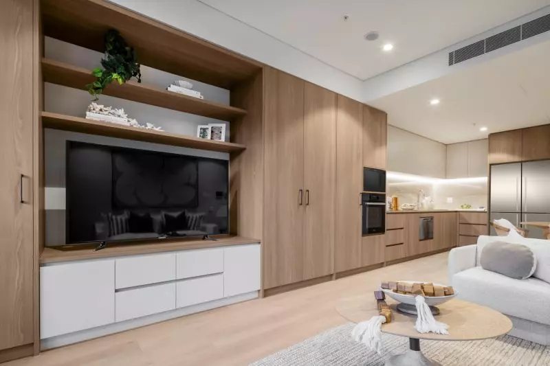 Spacious, light-filled 1-bedroom ground-floor apartment