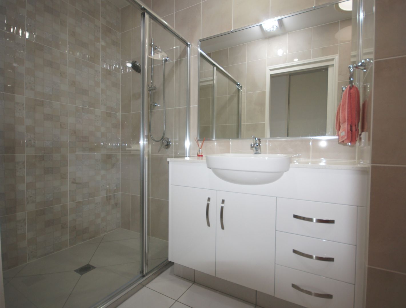 Stunning Lilly Pilly Home