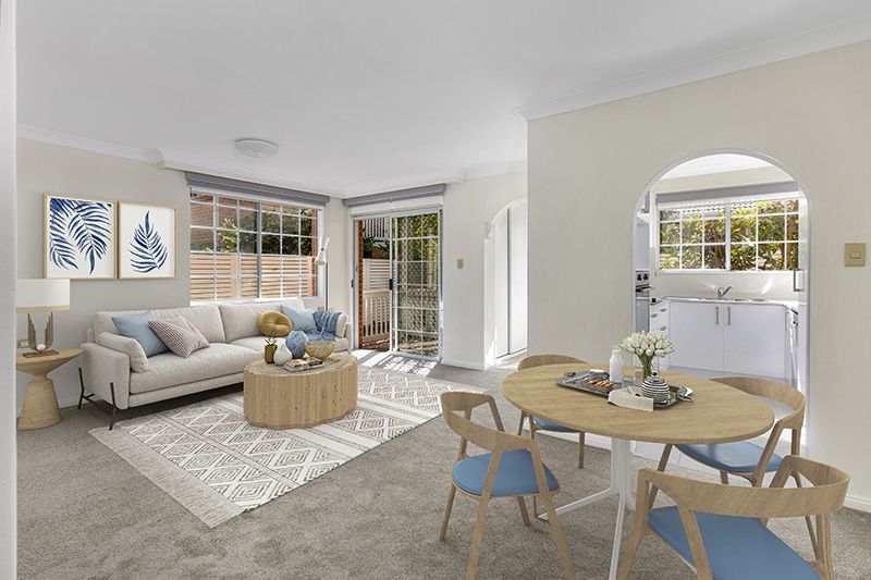 Gorgeous modern unit with easy access and conveniently located.