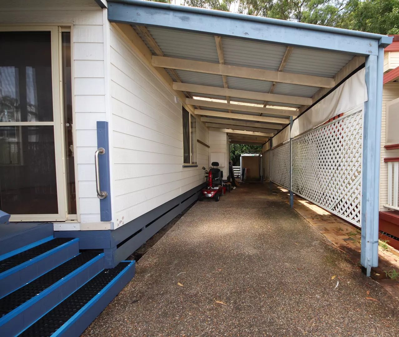 The Palms Village - 1 Bedroom - Renovators Delight