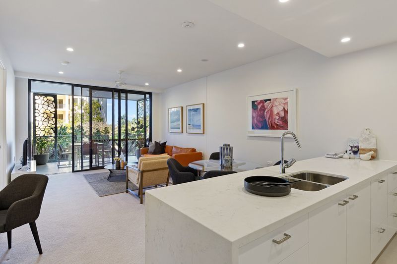 Beautiful south-facing two-bedroom apartment