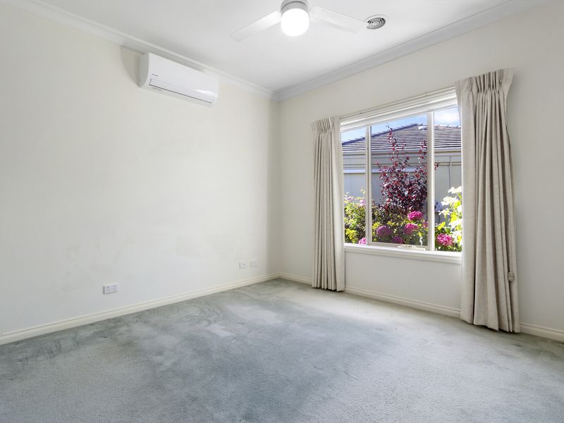 Lakefront Living and Golf Course Views