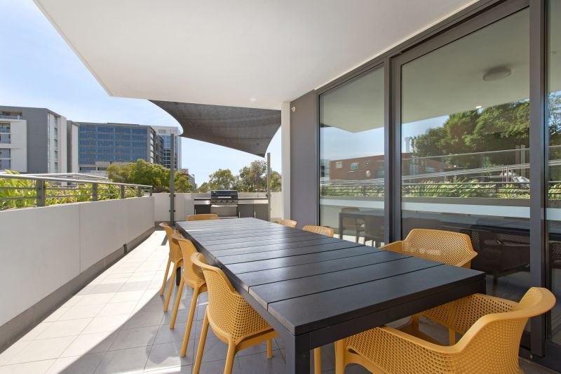 Superb Living by the River