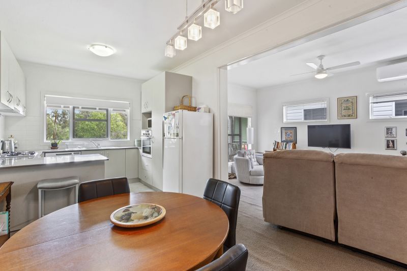 Beautifully presented 2 bedroom home!