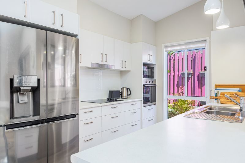 Attention Garden Lovers... Stylish Alfresco Living Awaits!