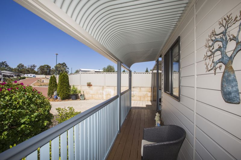 Beautiful & spacious 3 bedroom, 2 bathroom home with double carport