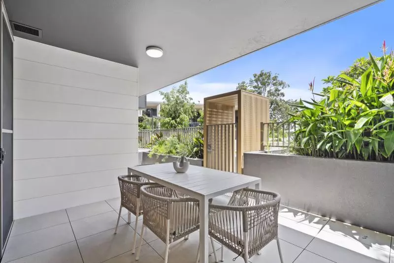 North-facing, ground-floor apartment with direct courtyard access and garden views