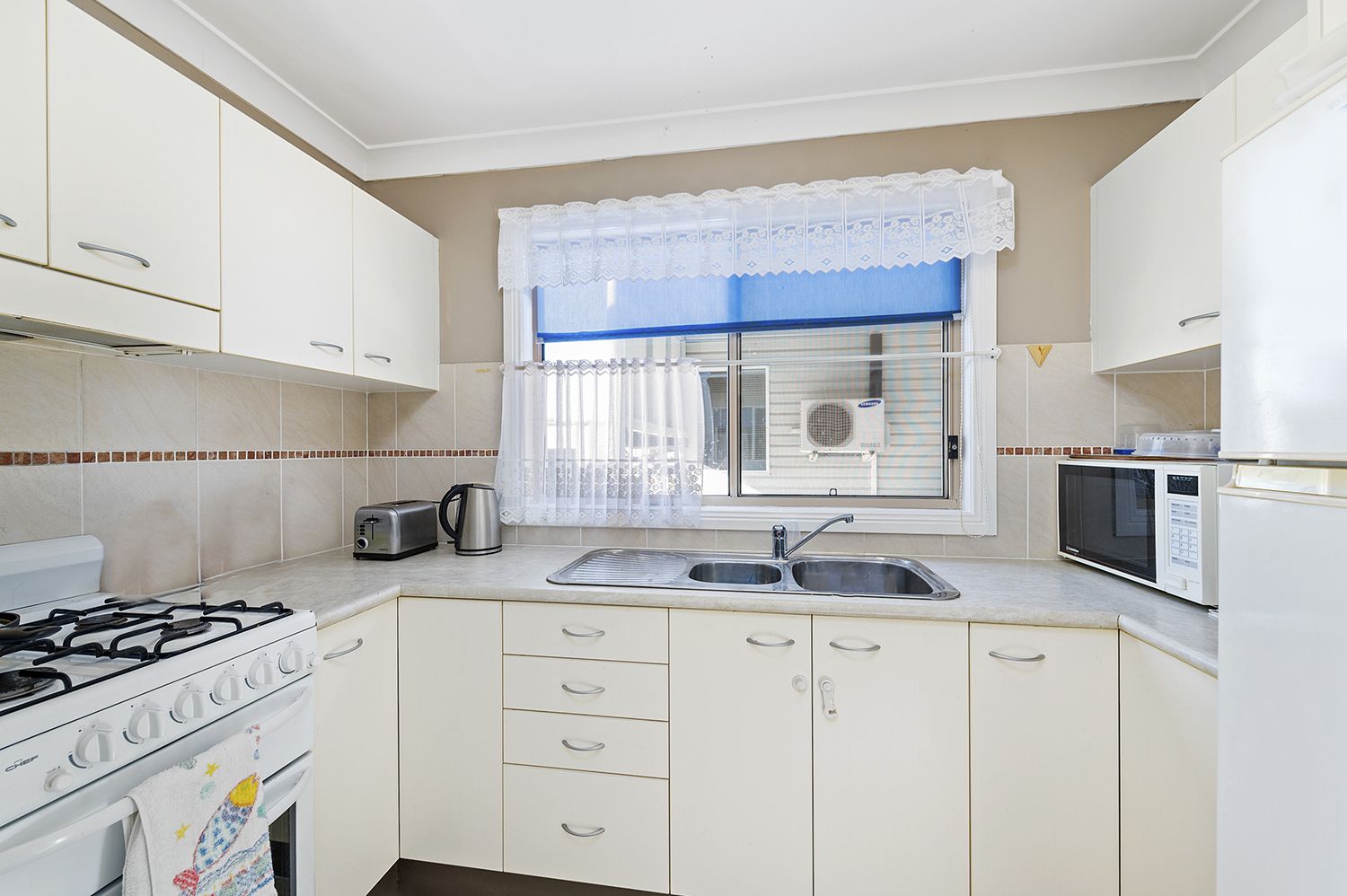 SOLD - Great Value - 2 Bedrooms - Carport - Ultra Convenient Location