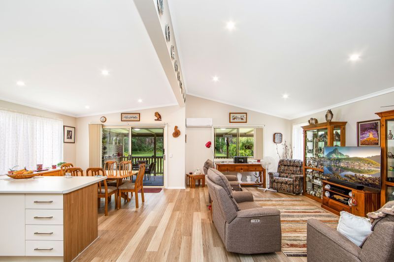 Tranquil Bush Reserve Setting – Peaceful Living in an Ideal Location