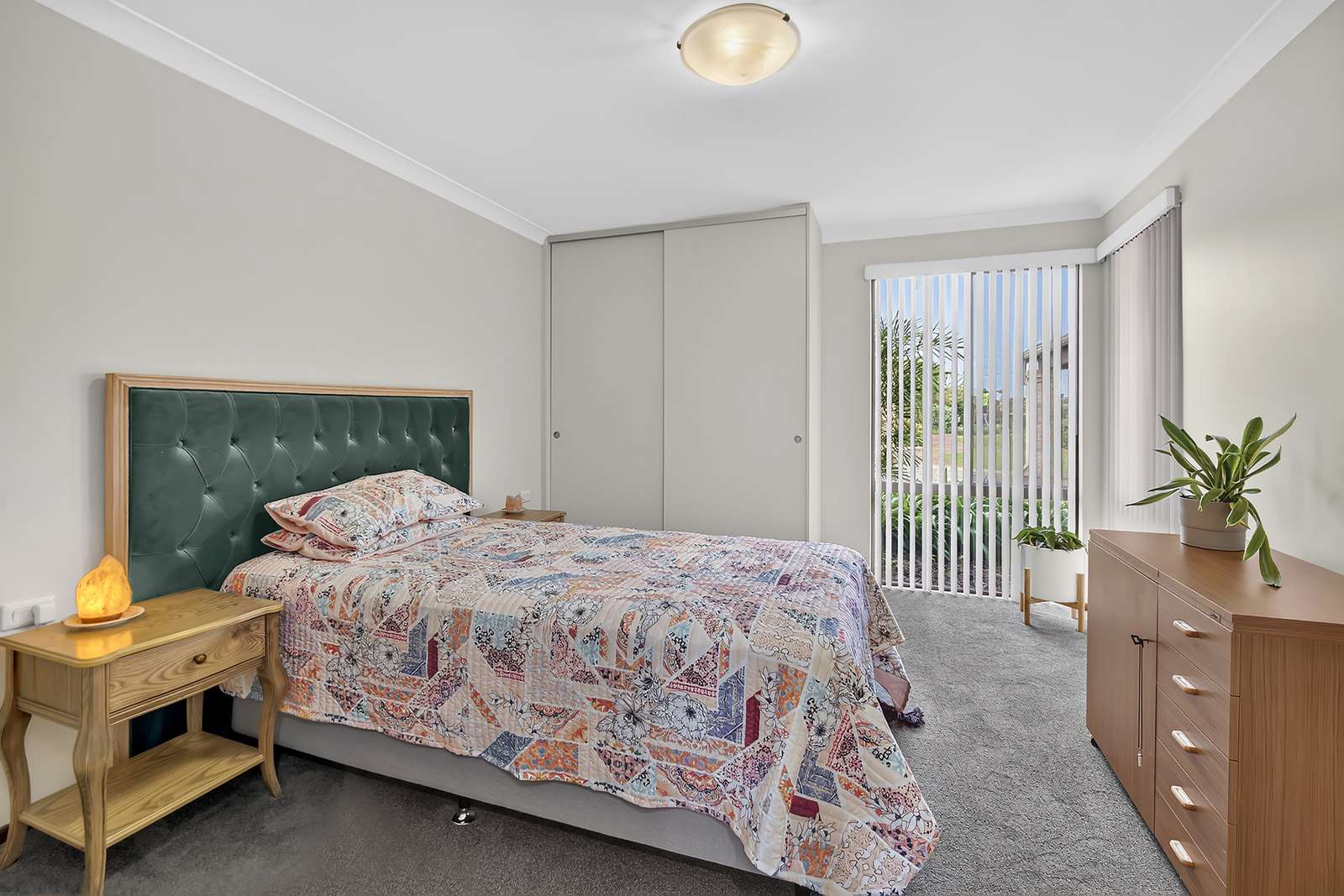Discover effortless living in a prime Booragoon location.
