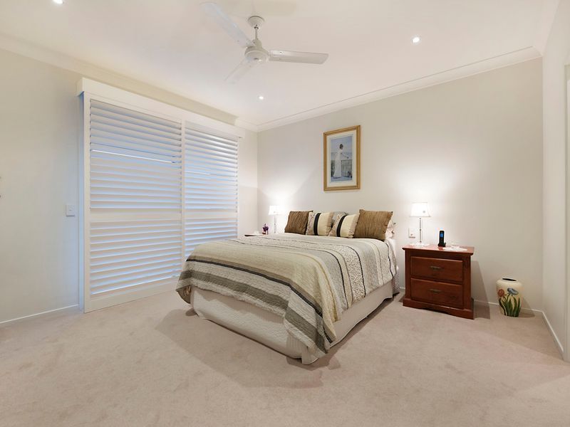 Luxury, Landing living