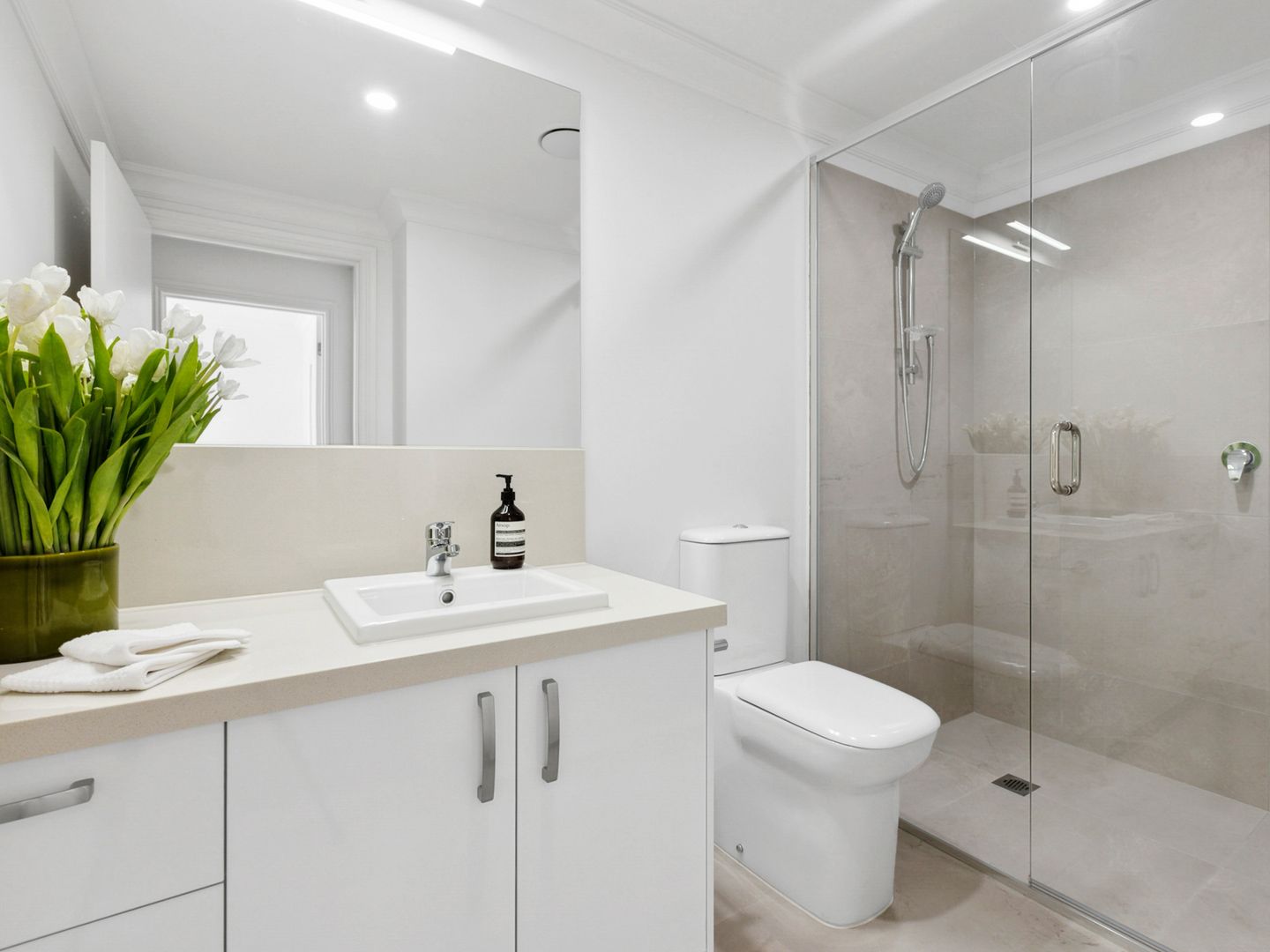 Experience Luxury Living at 6 Blueridge Close, Avondale Heights!