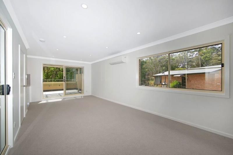 Stylish Villa with Stunning Bushland and Lake Views from Balcony