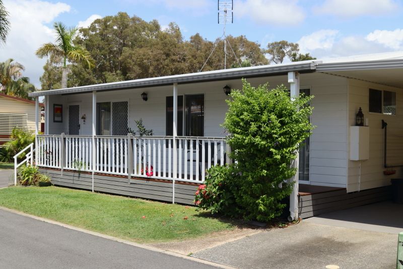 The Palms Village - Over 50's Pet Friendly Lifestyle Village