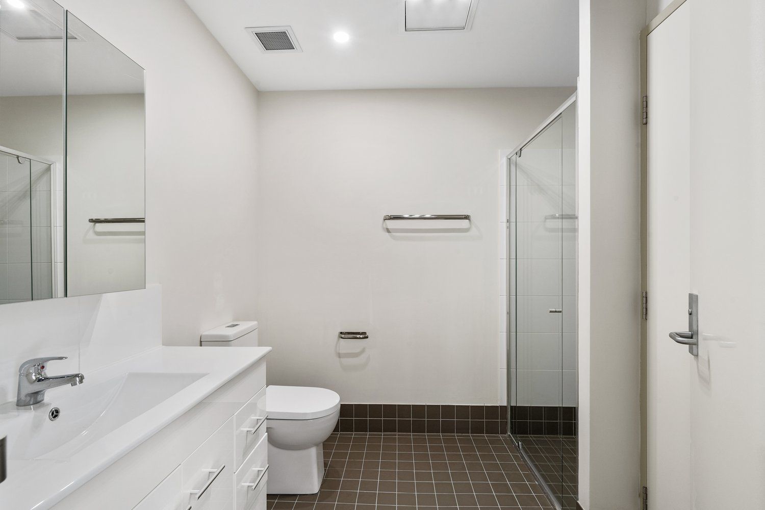 Low-maintenance two-bedroom apartment in well-connected community