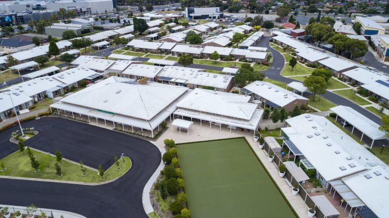 Modern Unit with Garden Outlook