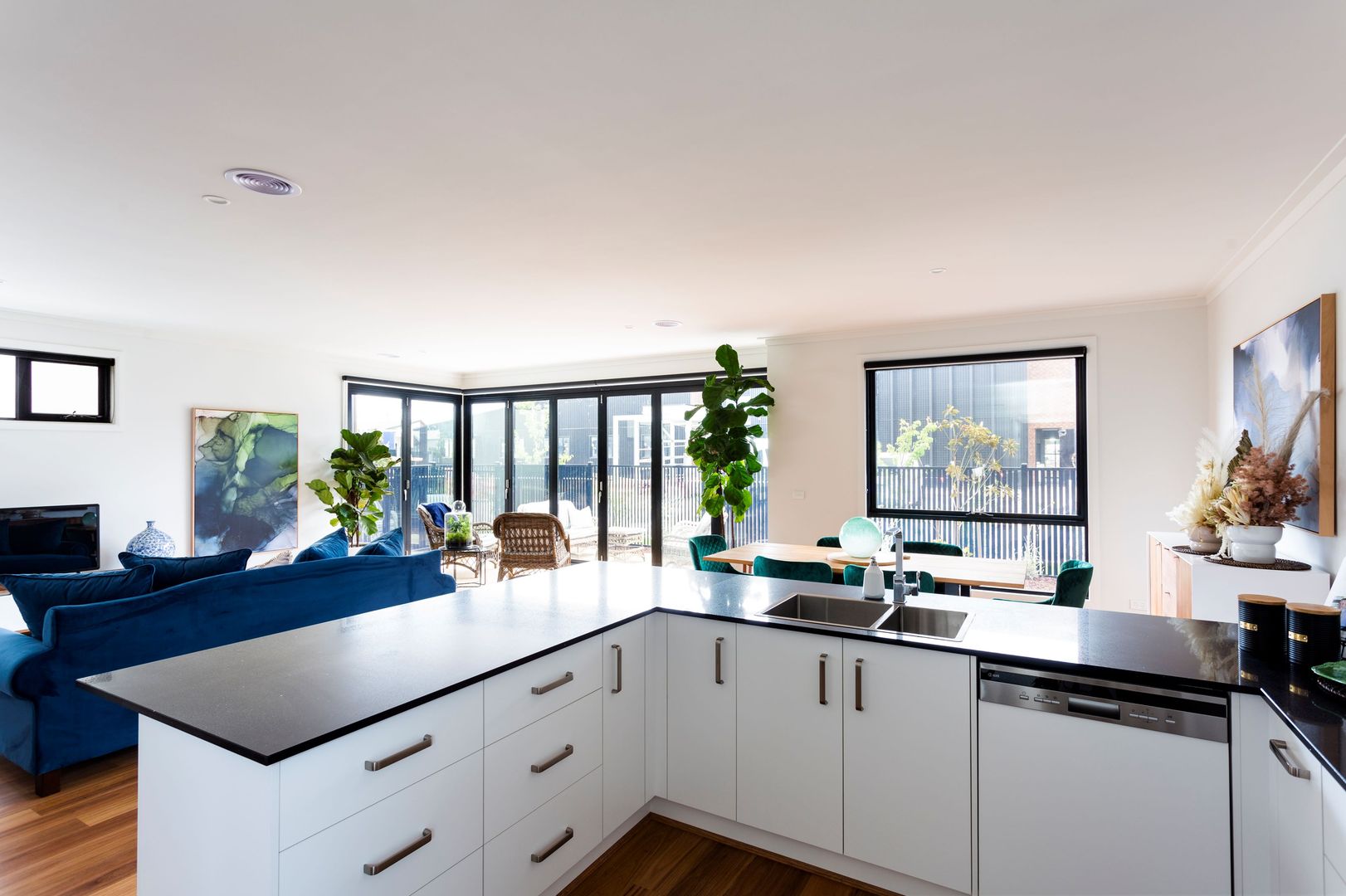 Experience comfort and convenience in the Brentwood at Officer Lifestyle Estate!