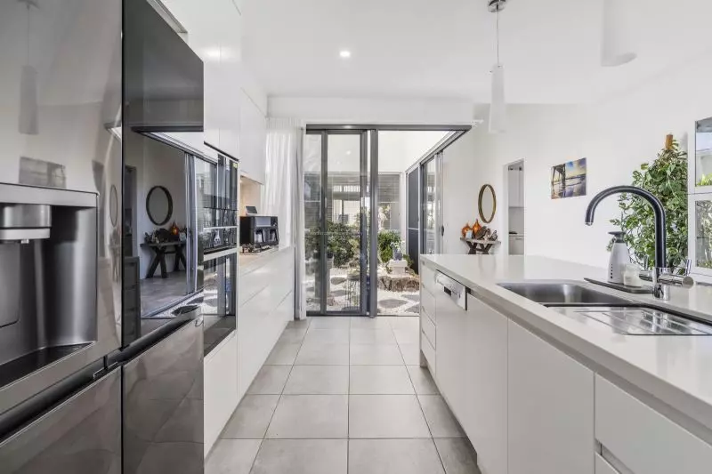 Site 002 - Established Silver Mist I