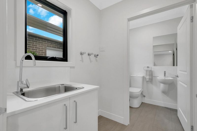 205/236-238 Waterview Blvd, Craigieburn