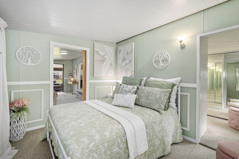 Stunning, Private Haven - Beautifully Renovated Interior