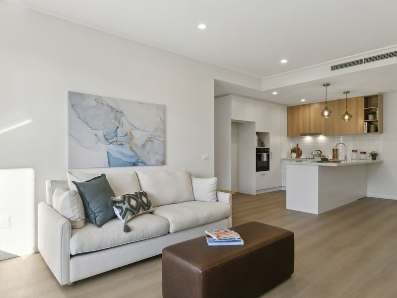 Stylish North-Facing Penthouse with Sunlit Balcony