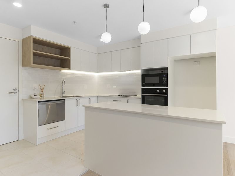 Stunning new and spacious north-facing apartment