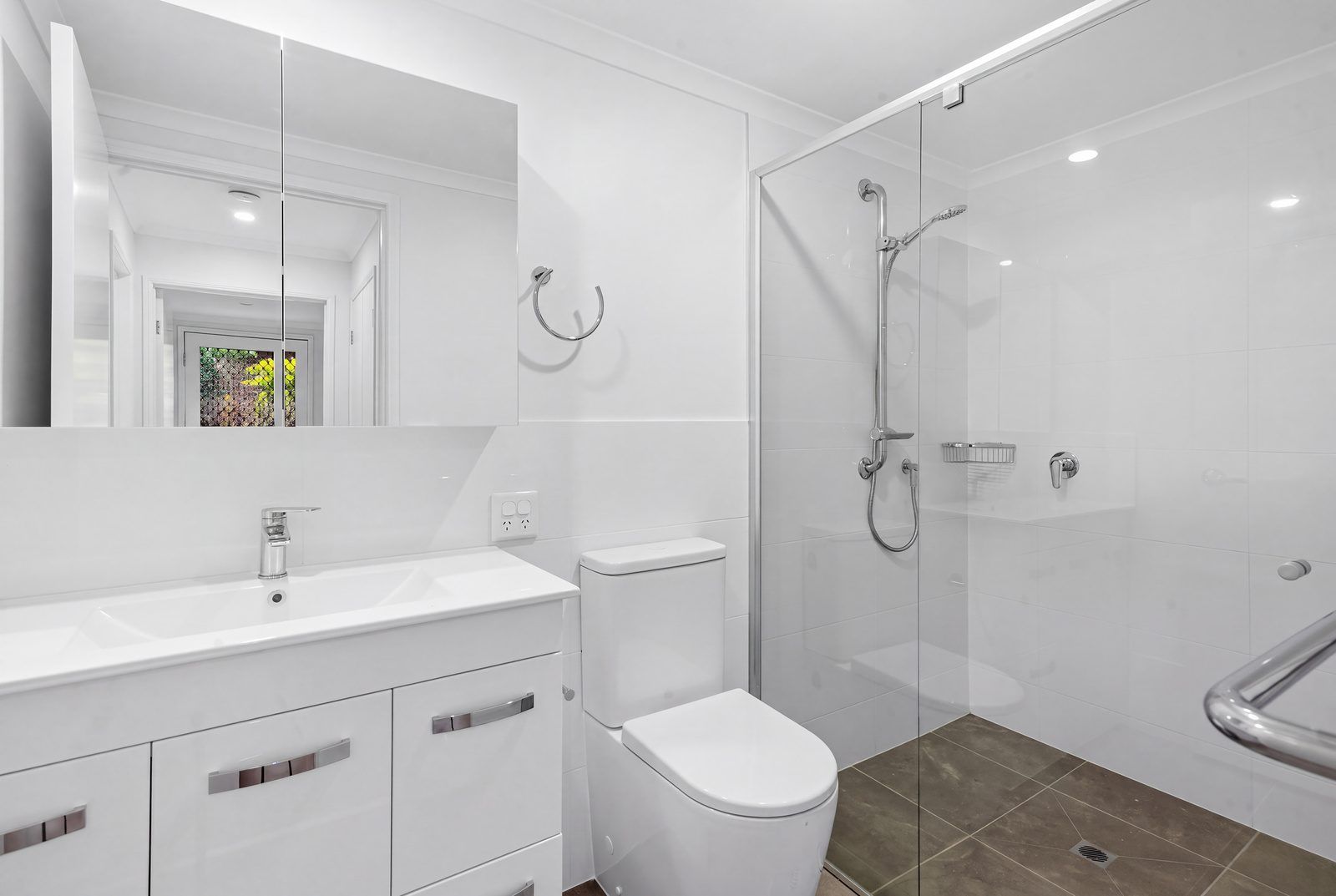 2-bedroom plus study villa