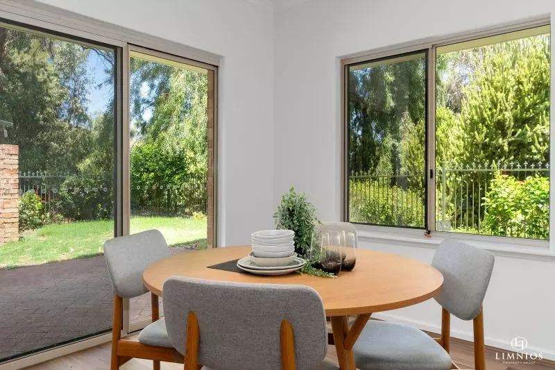 CURRENTLY UNDER OFFER. Fabulous garden apartment!