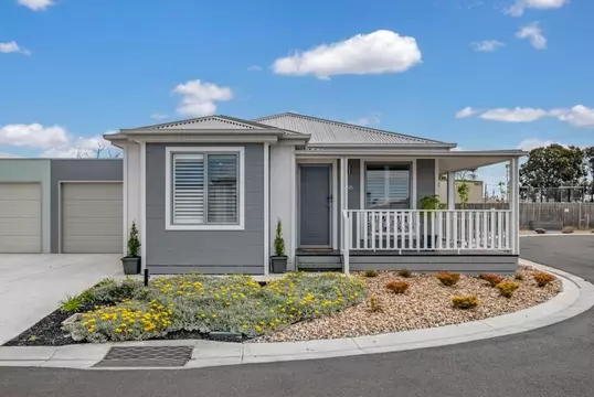Contemporary home in Avington
