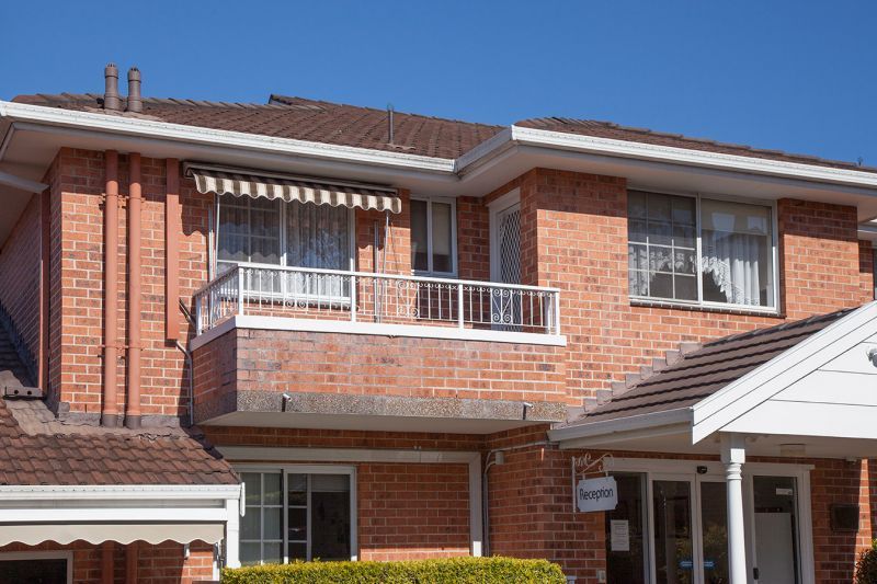 This generously proportioned floorplan offers worry-free, secure retirement living