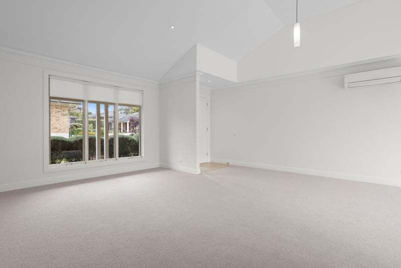 Bright North-Facing Villa with Courtyard